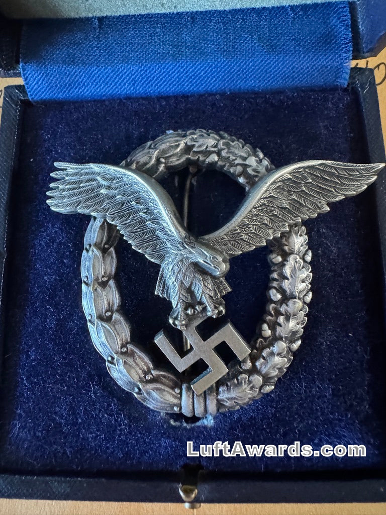 FLL PERFECT CASED PILOT BADGE