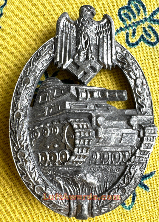 X SOLD Panzer Assault Badge Aurich MINT
