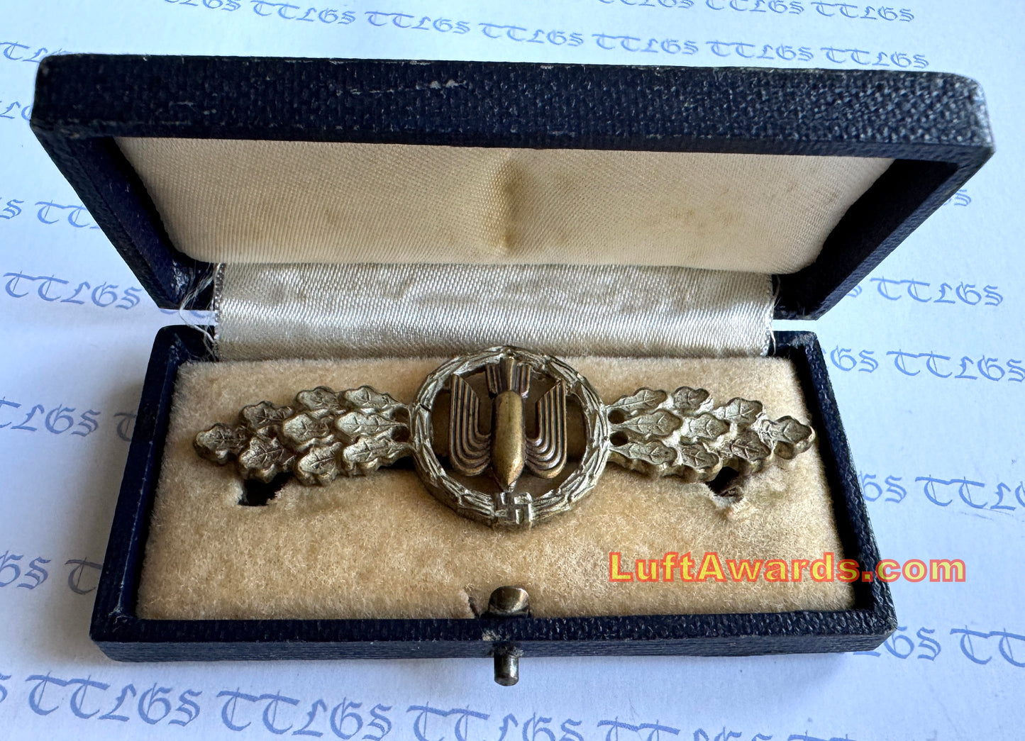 Luftwaffe Silver Bomber Clasp L/57 Boerger & Co Cased