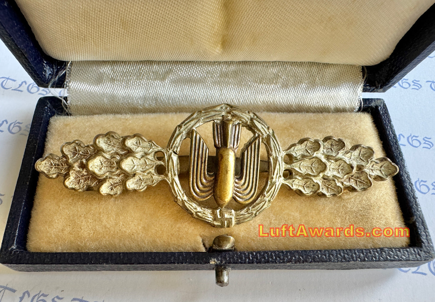 Luftwaffe Silver Bomber Clasp L/57 Boerger & Co Cased