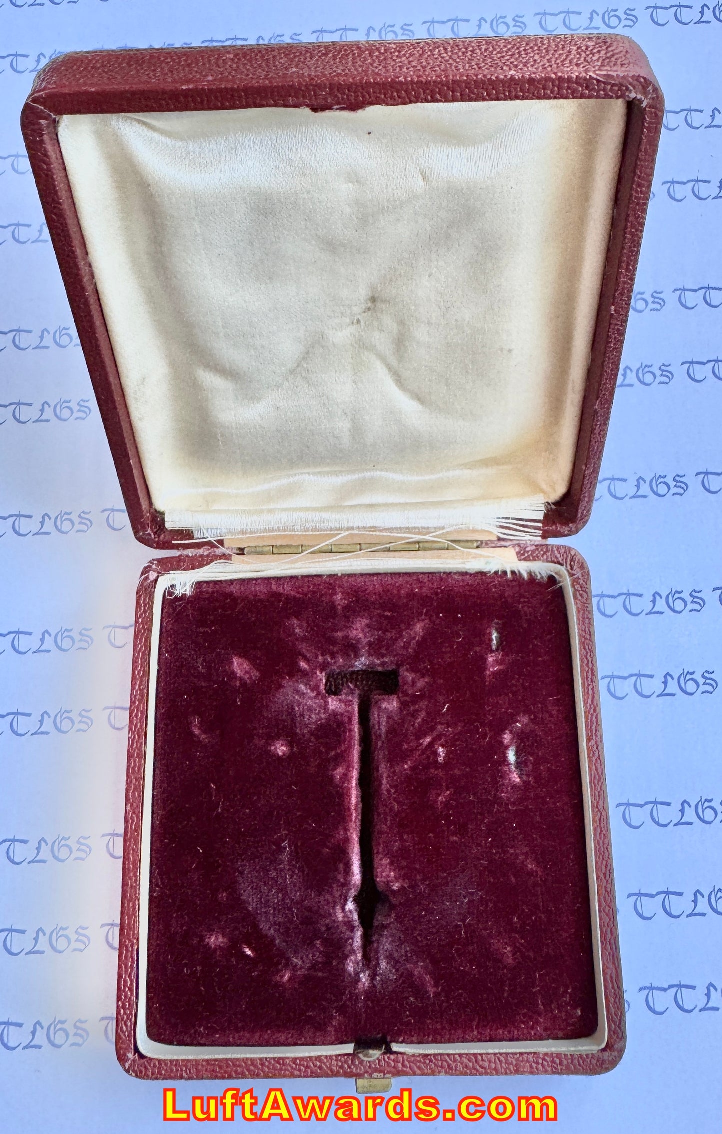 A GOLD Spain (Spanish) Cross Juncker 900 Presentation Piece Cased
