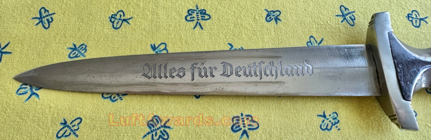 A Röhm Partial Signature SA Dagger Aesculap