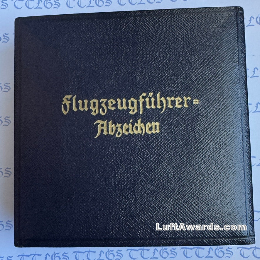 FLL PERFECT CASED PILOT BADGE